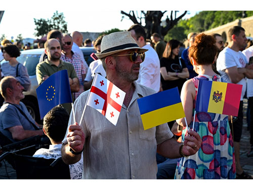 Europos Komisija siūlo Ukrainai, Moldovai suteikti ES kandidatės statusą