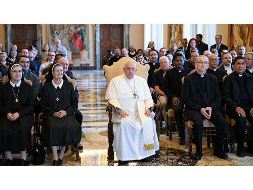 Popiežius rogacionistams: melskitės ir būkite dėmesingi žmonėms